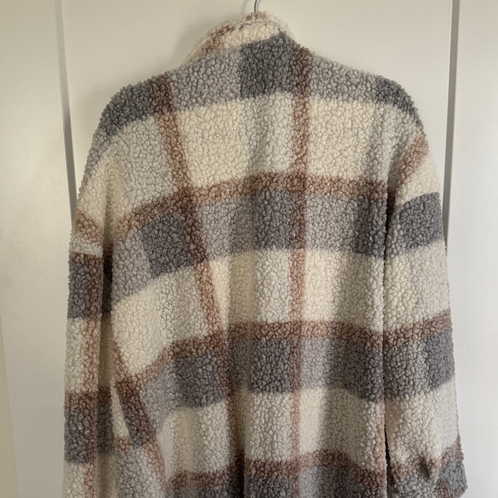 Plaid Sherpa Jacket - Picture 5 of 6